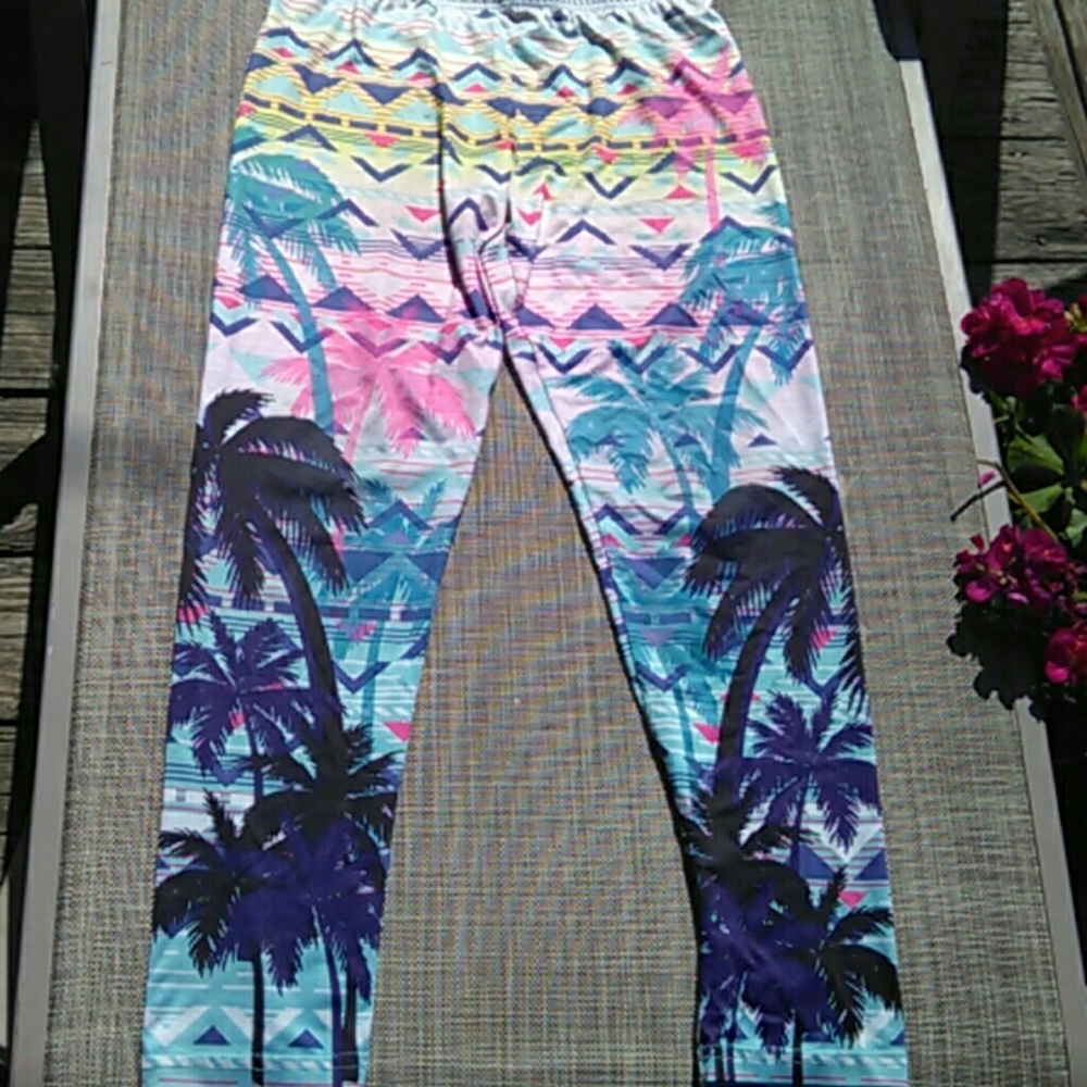 MISS MAJESTY'S Lightweight Leggings